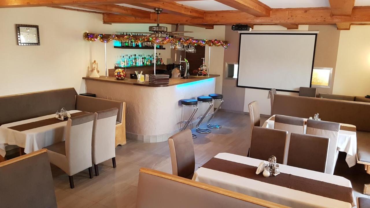 Restauracja Ibiza Aparthotel Ludwikowice Klodzkie Exterior photo